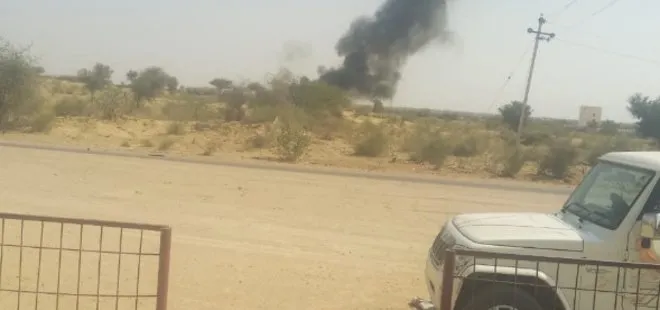 Son dakika: Pakistan sınırında Hindistan’a ait savaş uçağı düştü