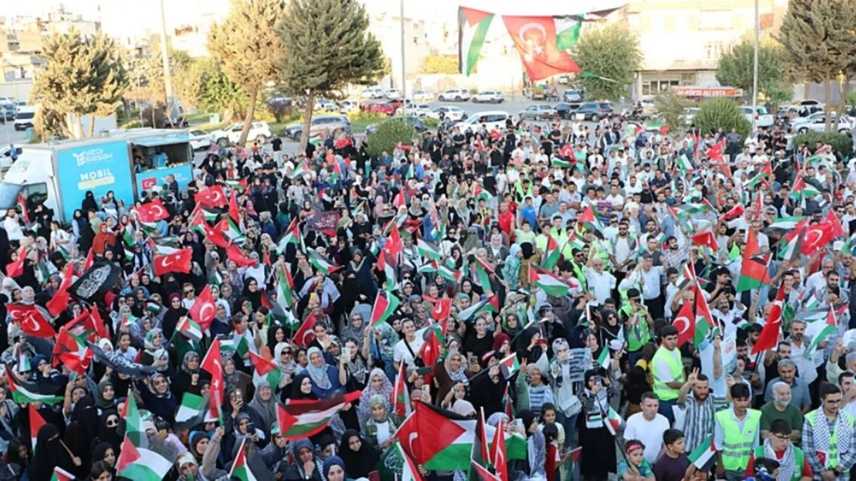 Kilis'te Sumud Filosu'na dualar eşliğinde destek! Mitinge yüzlerce kişi katıldı