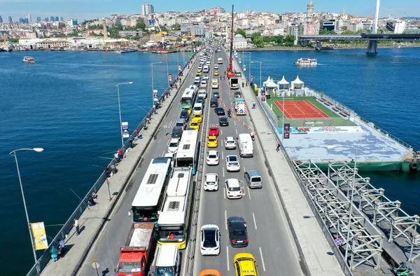 kademeli-normallesmenin-ilk-gunu-istanbul-trafiginde-yogunluk-var-mi-1621265607775.jpg Kademeli normalleşmenin ilk günü! İstanbul trafiğinde yoğunluk var mı? - 3