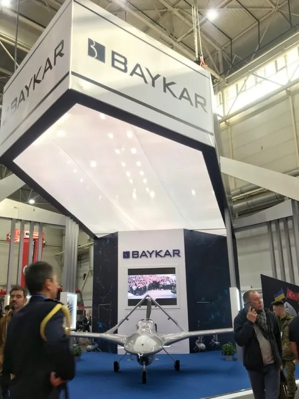 Zelenski, Türk İHA'sı Bayraktar TB-2'yi inceledi - 2