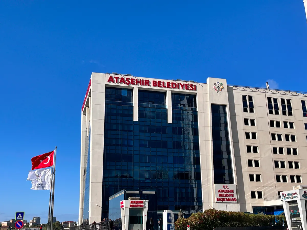atasehir-belediyesine-yolsuzluk-operasyonu-baskanvekili-murat-gunes-gozaltina-alindi-1791010232588.png Ataşehir Belediyesi'ne yolsuzluk operasyonu! Başkanvekili Murat Güneş gözaltına alındı - 1
