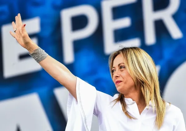 1618684639672.jpg İtalya Temsilciler Meclisi Üyesi Giorgia Meloni'den Emmanuel Macron'a flaş sözler! Libya'yı sen bombaladın! Bize ders vermeye kalkma Macron! - 5