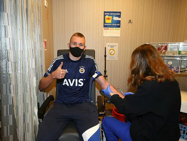 Fenerbahçe'nin yeni transferi Attila Szalai sağlık kontrolünden geçirildi - 2