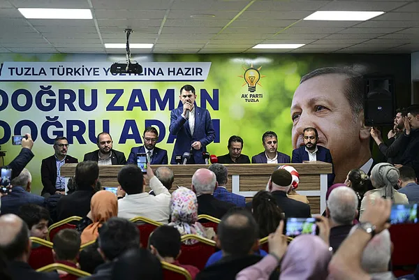 bakan-kurum-28-mayisi-isaret-ederek-secimi-degerlendirdi-bir-tarafta-ulke-gelecegi-diger-tarafta-hedefsiz-kili-1684593822757.jpg Bakan Kurum, 28 Mayıs'ı işaret ederek seçimi değerlendirdi! "Bir tarafta ülke geleceği diğer tarafta hedefsiz Kılıçdaroğlu..." - 2