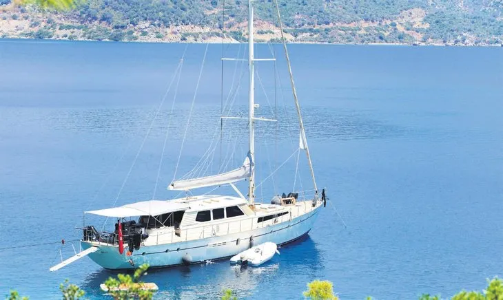 Pınar Altuğ Ege’de şov yaptı! Milyonluk teknede…