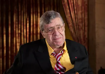 ABD'li komedyen Lewis hayatını kaybetti