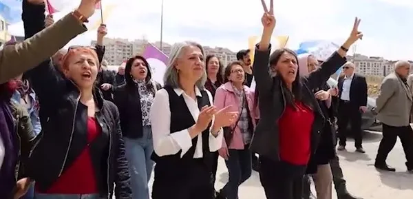 HDP’den PKK sloganları eşliğinde yedili koalisyona mesaj: Yeni yüzyılı birlikte kuracağız