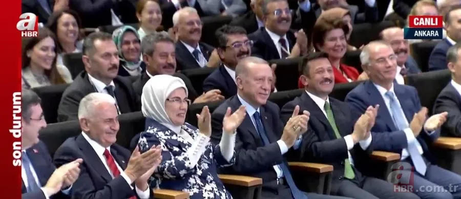 Şarkıcı Kibariye'den Başkan Erdoğan ve Emine Erdoğan'a: Sizi Yaradana kurban 14
