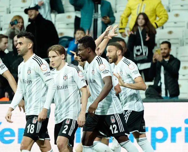 besiktas-trabzonsporu-semih-kilicsoy-ile-gecti-1707069763701.jpg Beşiktaş Trabzonspor'u Semih Kılıçsoy ile geçti! - 4