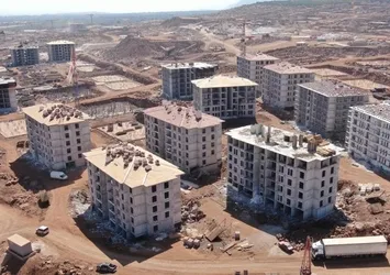 Hatay Hassa'da deprem konutlarının inşası sürüyor