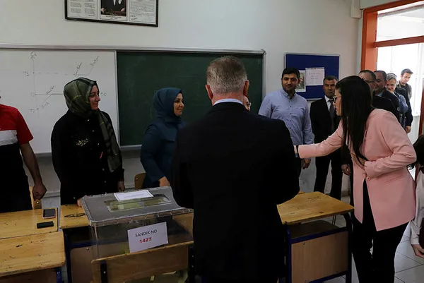 Deprem bölgesinde Başkan Erdoğan rüzgarı! - 4
