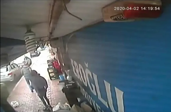 Adana’da bisikletli kapkaçcı güvenlik kameralarına takıldı - 2
