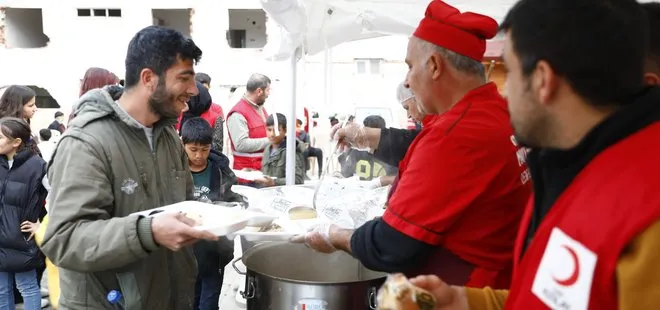 Ramazan bereketi Kızılay’la çoğalıyor! Yardımseverler bayramda Kızılay eliyle destek oluyor