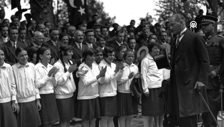 Las fotos del archivo fueron animadas con inteligencia artificial.