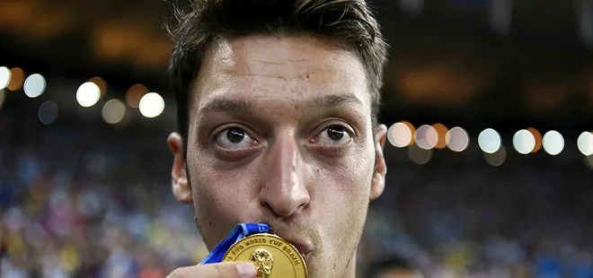 Merkel’den Mesut Özil açıklaması