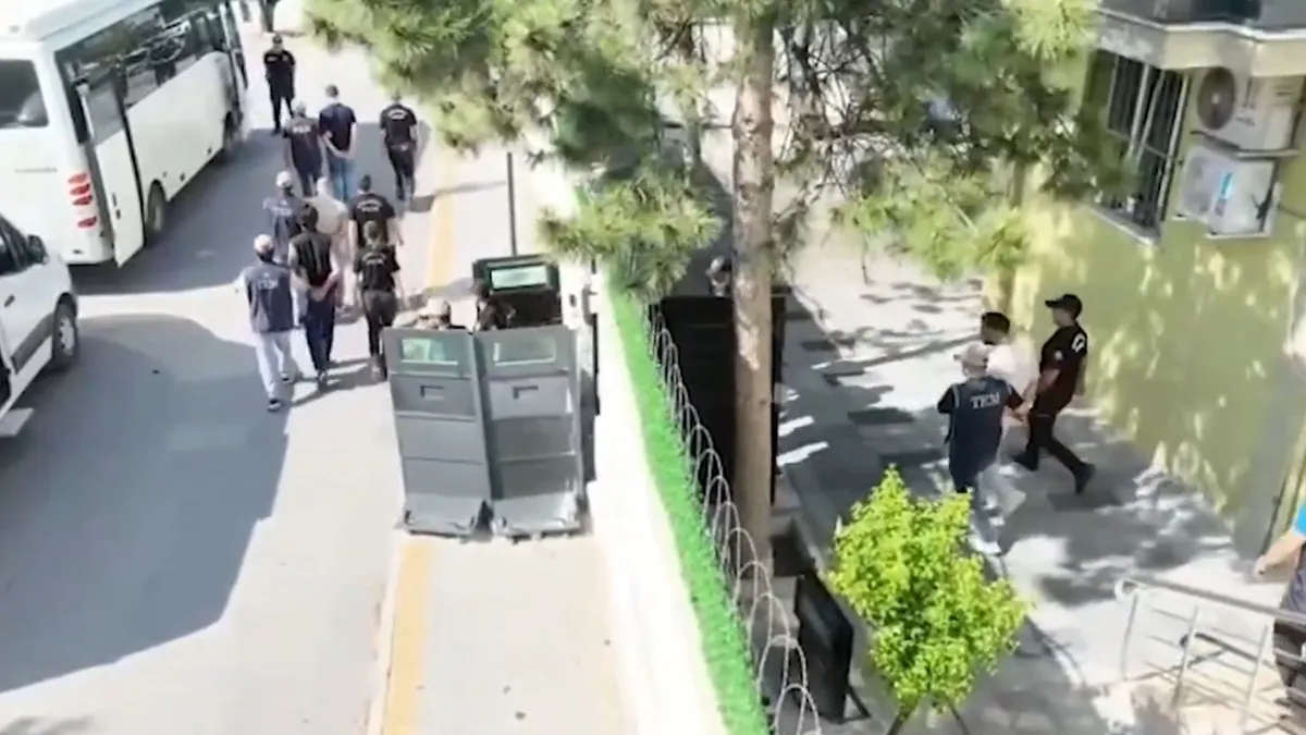 45 ilde FETÖ'ye darbe! 178 şüpheli yakalandı