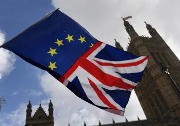 Brexit kaosu İngiliz halkını böldü