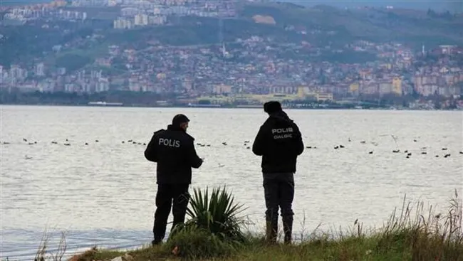Kocaeli’de kaçak midye toplayan ve sazlıkların arasına kaçanlar tek tek yakaladı - 7