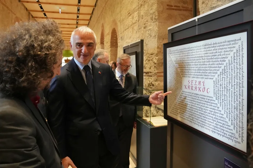 Karakoç’un gizli arşivi ilk kez ortaya çıktı! Daha önce hiç görülmemiş belgeler ilk kez sergileniyor - 1