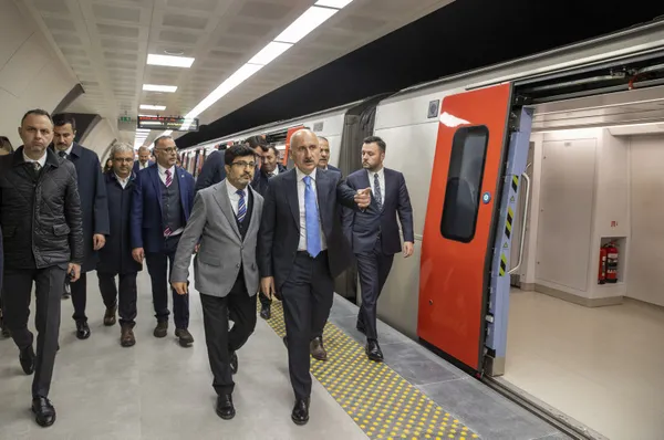 Başkent’e dev eser: AKM-Gar-Kızılay metro hattı açıldı! Başkan Erdoğan’dan 7’li koalisyona sert tepki: Kandil’den verilen talimatlarla yol yürüyorlar