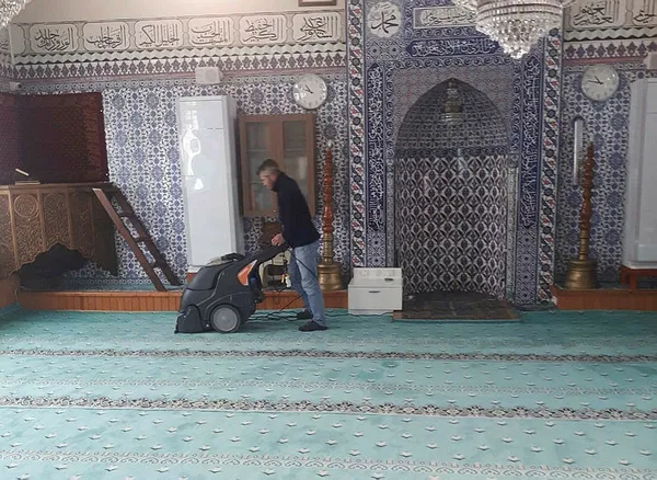 Camilerde 11 ayın sultanı Ramazan hazırlığı - 1