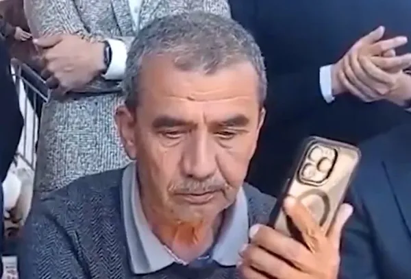 baskan-erdogan-yarali-ustegmen-mutlu-duranin-ailesini-telefonda-gorustu-gecmis-olsun-dileklerini-iletti-1705155832057.jpg Başkan Erdoğan yaralı Üsteğmen Mutlu Duran'ın ailesini telefonda görüştü: Yanlarına bırakmıyoruz - 2