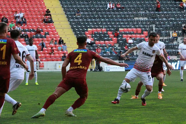 super-ligden-kume-dusen-ikinci-takim-belli-oldu-izmir-temsilcisi-goztepe-veda-etti-1650726497081.jpg Süper Lig'den küme düşen ikinci takım belli oldu! İzmir temsilcisi Göztepe veda etti - 1