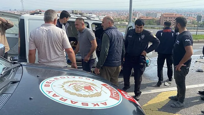 aksarayda-kaza-sonrasi-ilginc-anlar-canini-unuttu-yuzunun-derdine-dustu-yuzum-cok-mu-kotu-1714492569096.jpeg Aksaray'da kaza sonrası ilginç anlar! Canını unuttu: Yüzünün derdine düştü: 'Yüzüm çok mu kötü?' - 2