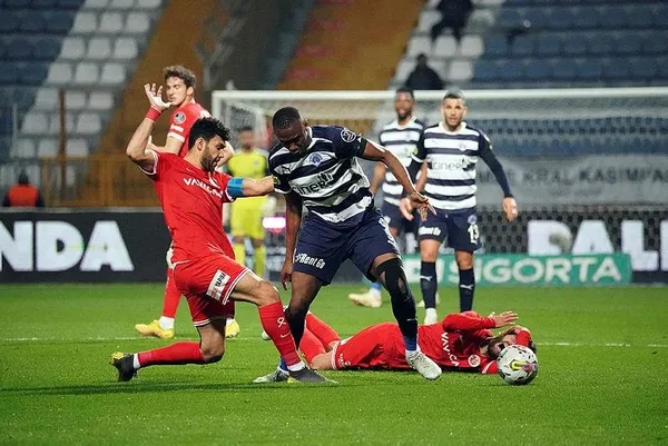 kasimpasa-3-puani-cebe-atti-kasimpasa-3-1-antalyaspor-mac-sonucu-1678130921150.jpeg Kasımpaşa 3 puanı cebe attı | Kasımpaşa 3 - 1 Antalyaspor MAÇ SONUCU - 3