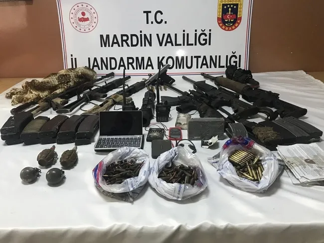 Mardin'de teröristlere 'Kılıç' darbesi! Çok sayıda mühimmat ele geçirildi - 1