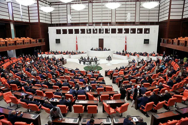 Tezkere kaç oyla kabul edilir? Tezkere oylaması sonucu nedir? Tezkereye kim ne oy verdi?