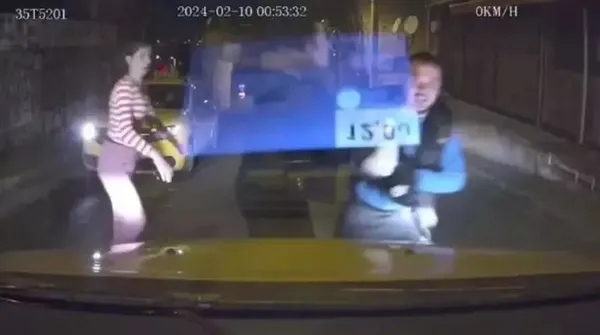 taksiciye-tekme-ve-yumruklu-saldiri-1707666133285.jpeg İzmir'de taksici dehşeti yaşadı! Kadın yolcuyu aracına aldı olanlar oldu: "Yüzümü yumruklayıp..." - 4