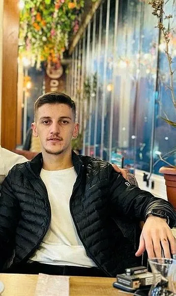1706618959003.jpeg İstanbul'da kan donduran olay! Başkasının masasında görünce çılgına döndü - 3