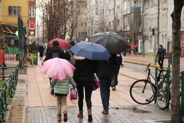 meteoroloji-yeni-hava-durumu-raporunu-yayinladi-sicakliklar-dusecek-saganak-yagis-geliyor-1652684941891.jpg Meteoroloji yeni hava durumu raporunu yayınladı! Sıcaklıklar düşecek sağanak yağış geliyor - 3