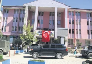 HDP’nin oyunu tutmadı halk kayyumdan memnun