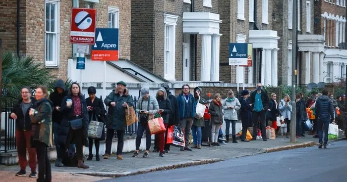 İngiltere’de benzinden sonra gıda krizi! Halk yiyecek bulamıyor