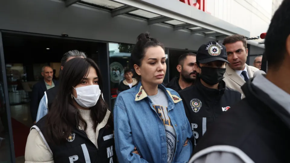Dilan Polat ve Engin Polat davasında yeni gelişme! Şimdi de uyuşturucu imal etme soruşturması | Detaylar şoke etti