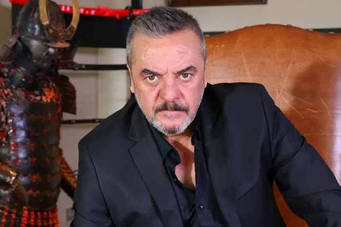 Kurtlar Vadisi dizisinin Ünsal Kemal’inden kötü haber! Yoğun bakıma kaldırıldı eşi son durumu açıkladı | Mesut Akusta kimdir?