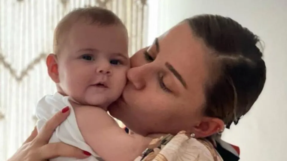 Merve Özbey'den kızının doğum gününde anlamlı hediye