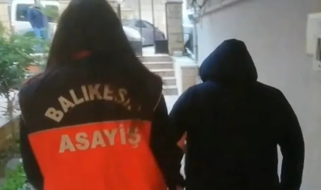 Balıkesir’de jigolo yapma vaadiyle dolandırıcılık yapanlara operasyon! Çağrı merkezi bile kurmuşlar