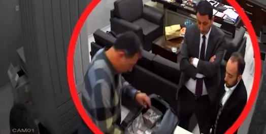 CHP’de çuval dolusu para paniği! Özgür Özel topu Kaftancıoğlu’na attı| CHP’deki paradan kuleyi kim inşa etti?
