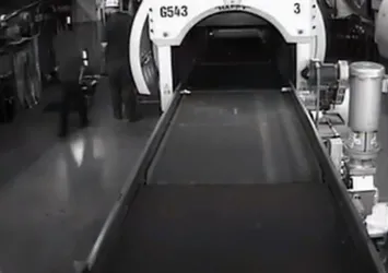 Bagaj bandına giren otizmli çocuk korkuttu! O anlar kamerada