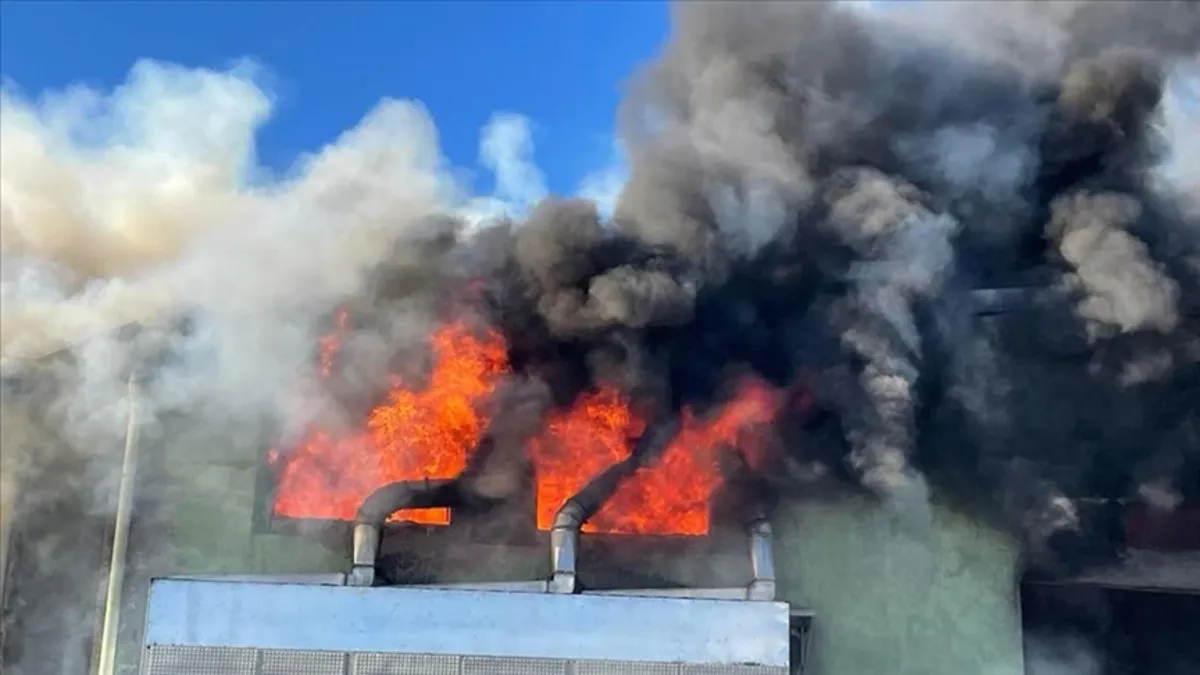 Şanlıurfa'da tekstil fabrikasında çıkan yangın söndürüldü