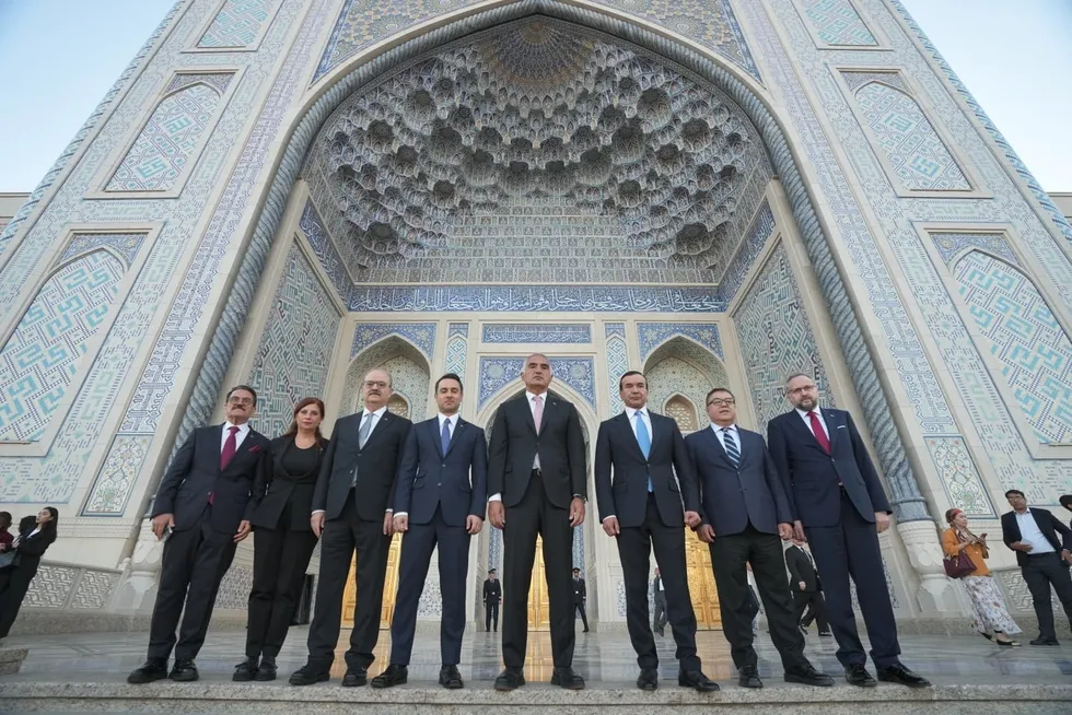 taskentte-tarihi-is-birligi-turkiye-ozbekistan-kardesligine-yeni-halka-1790264913623.jpeg Türkiye-Özbekistan arasında “kültür alanında işbirliği mutabakat zaptı” imzalandı (Fotoğraf: ahaber)
