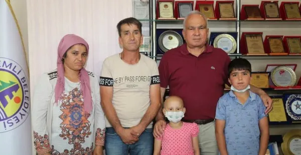 pence-kilit-sehidi-yusuf-atasin-vasiyeti-gerceklestirildi-losemili-7-yasindaki-emine-sena-demirelin-tum-masraf-1664779818253.jpg Pençe-Kilit şehidi Yusuf Ataş'ın vasiyeti gerçekleştirildi! Lösemili 7 yaşındaki Emine Sena Demirel'in tüm masrafları karşılanacak - 4