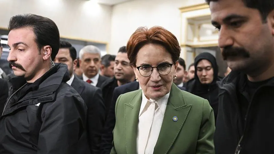 Akşener koalisyona dönecek mi?