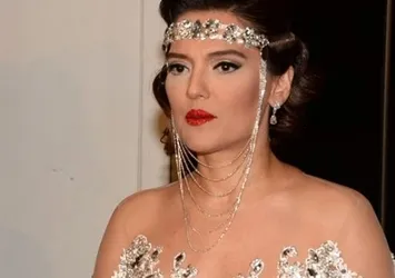 Demet Akalın, isyan bayrağını çekti!