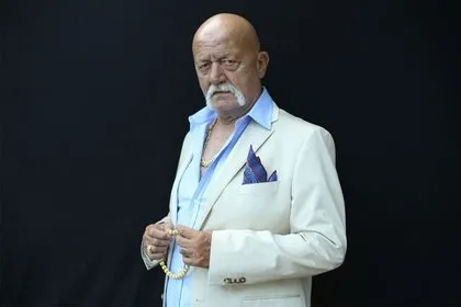 Sümer Tilmaç kimdir?