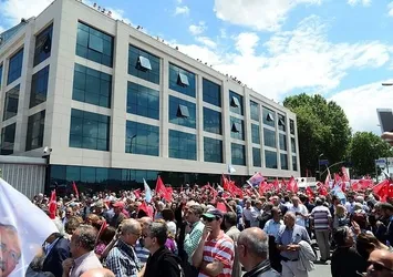 CHP'lilere yumurta atıldı