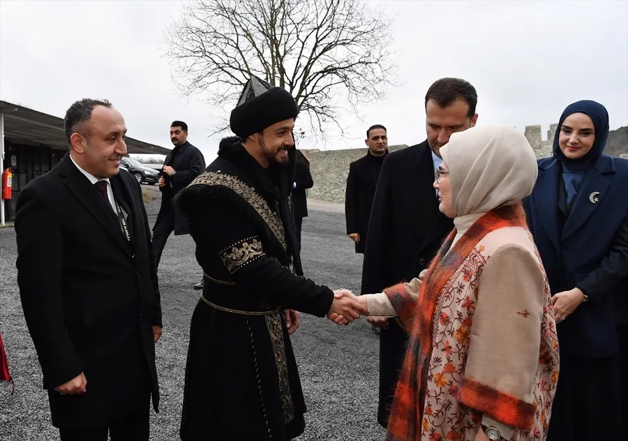 emine-erdogandan-anlamli-mesaj-iyilik-bu-dunyadan-sonra-da-meyve-veren-bir-sadakayi-cariyedir-1773771611308.jpg FOTOĞRAF: AA